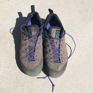 Five Ten Women’s Approach Shoes size 7.5 Great Condition